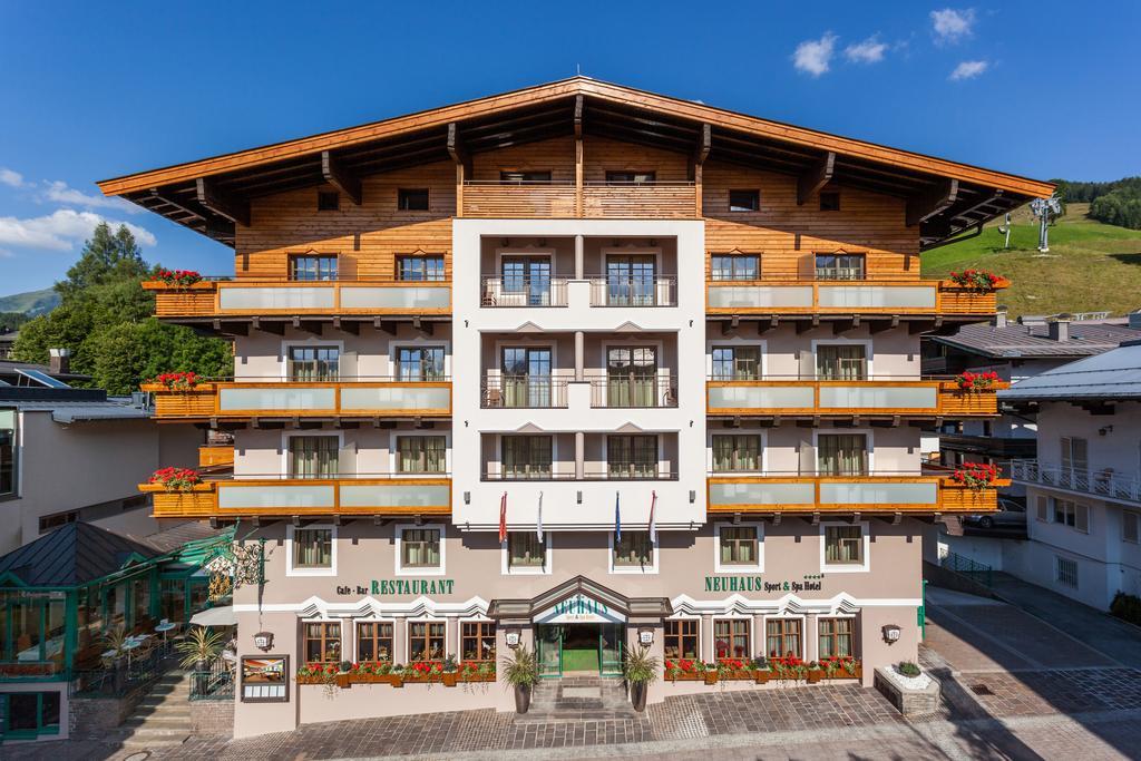 Hotel Neuhaus Saalbach-Hinterglemm Kültér fotó